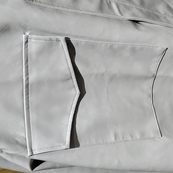 NEW MENS ASOS DESIGN ICY GRAY FAUX  LEATHER CROC OVERSIZED SHACKET SIZE MEDIUM - Picture 7 of 15